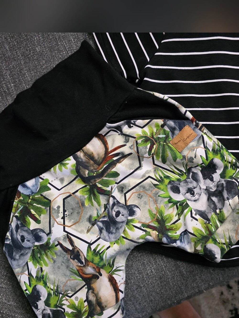 Kids Koala & Joey Print Harem Top - Black Accents Lot 1-3ans